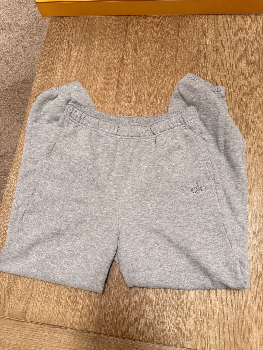 ALO Yoga Women Light Gray Jogger Sweatpants
